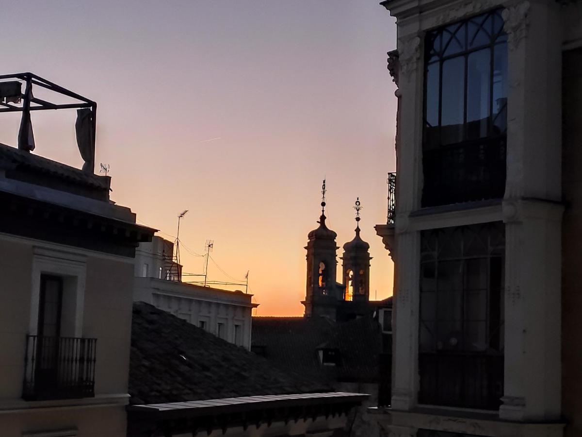 Nuevo Elegante Piso Vintage En Plena Plaza Mayor Madrid Exteriör bild