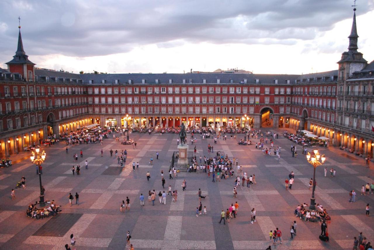 Nuevo Elegante Piso Vintage En Plena Plaza Mayor Madrid Exteriör bild
